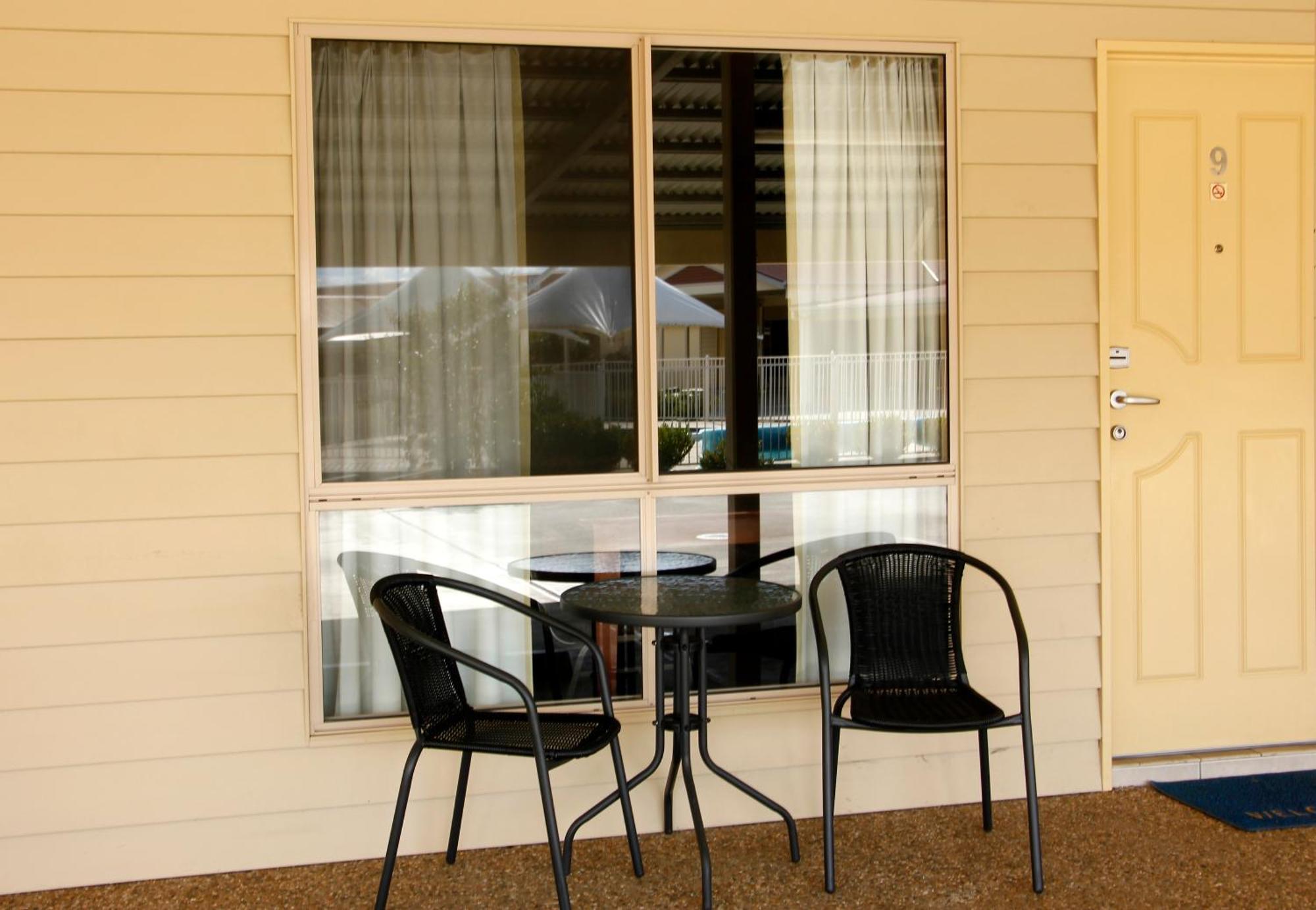 Pittsworth Motor Inn Екстер'єр фото
