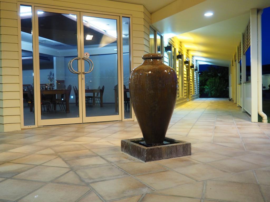 Pittsworth Motor Inn Екстер'єр фото