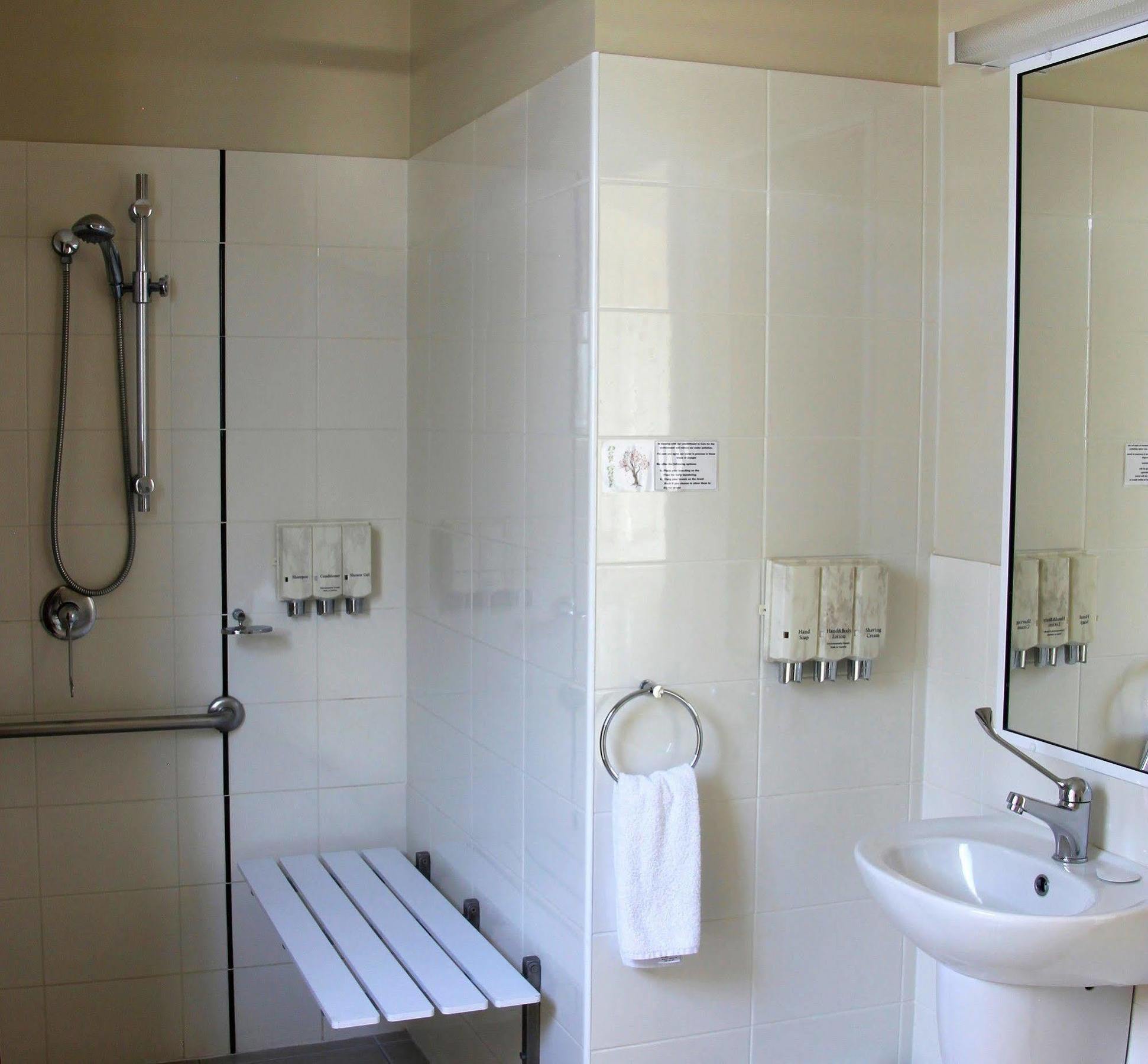 Pittsworth Motor Inn Екстер'єр фото
