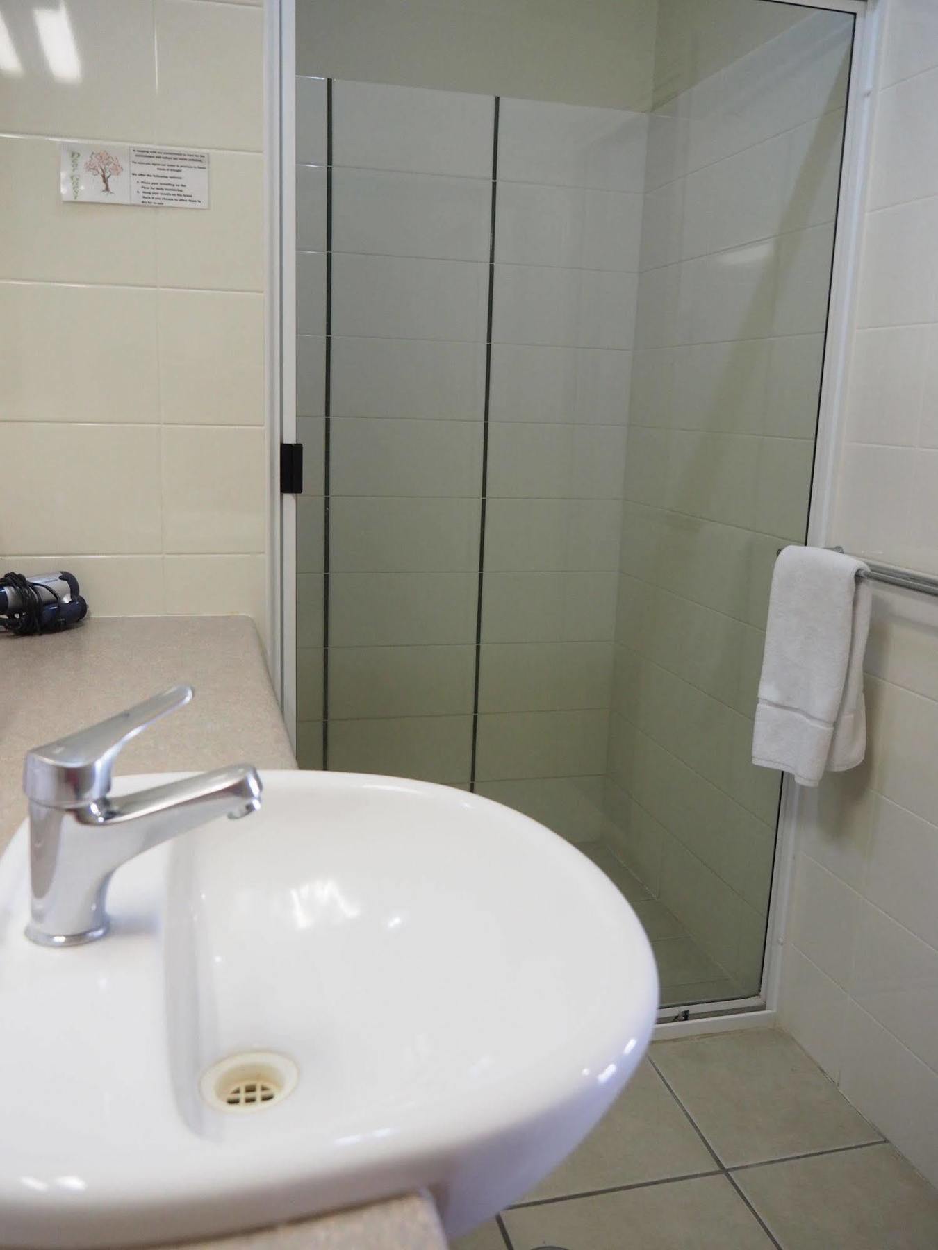 Pittsworth Motor Inn Екстер'єр фото