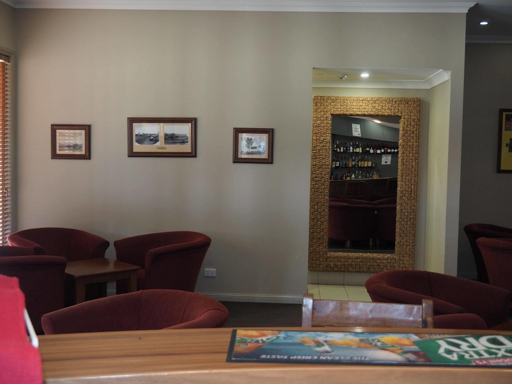 Pittsworth Motor Inn Екстер'єр фото