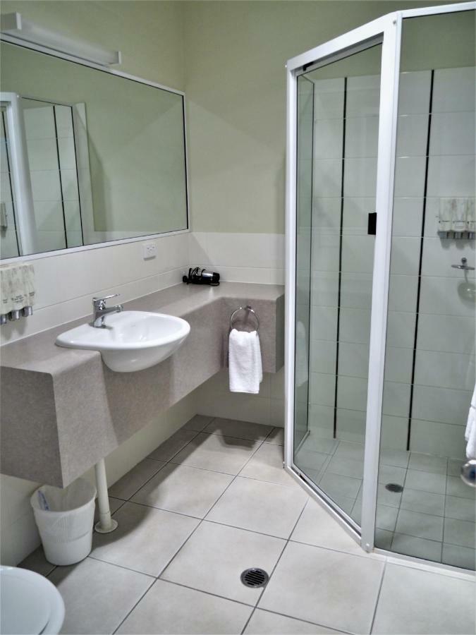 Pittsworth Motor Inn Екстер'єр фото