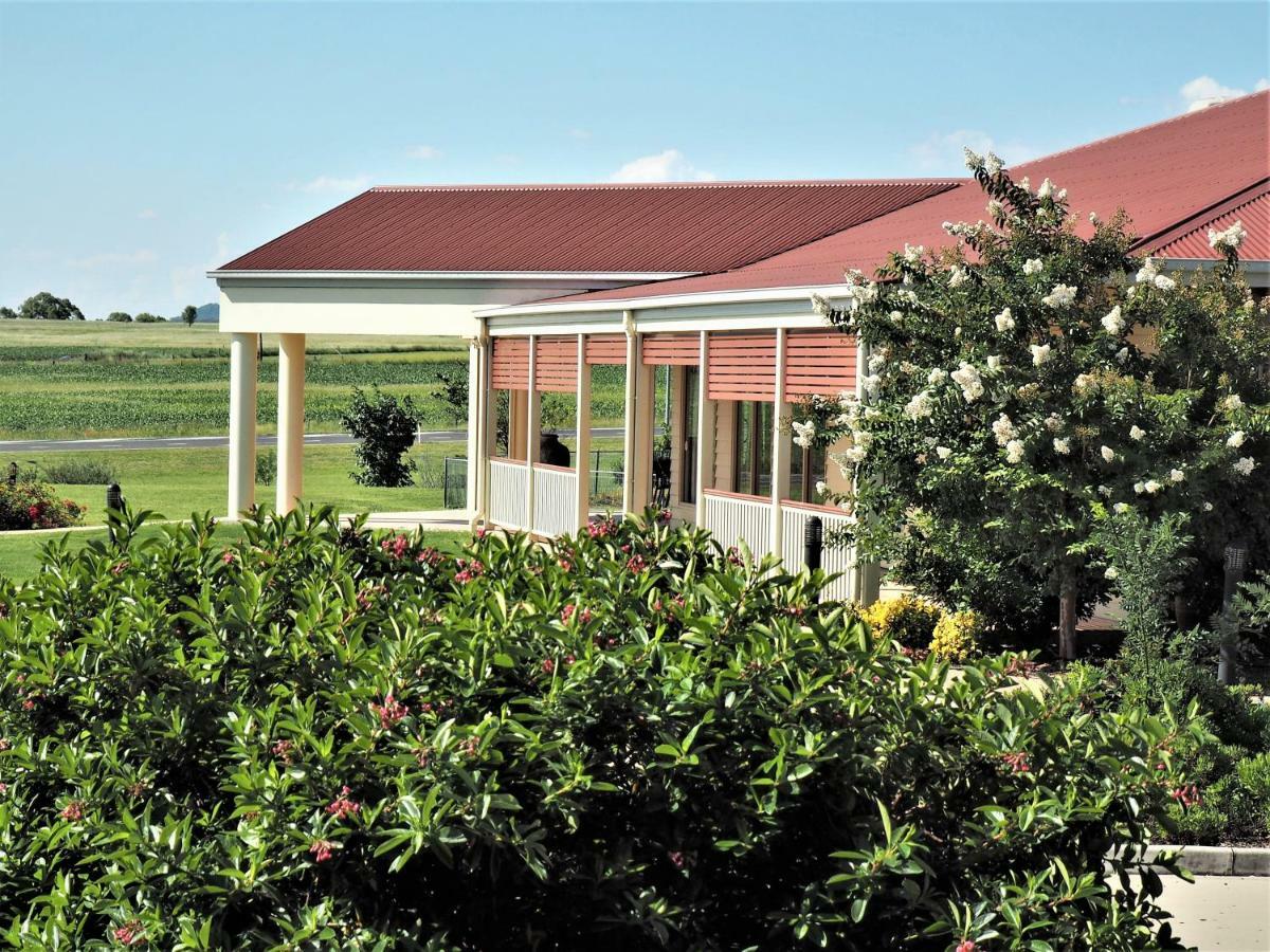 Pittsworth Motor Inn Екстер'єр фото