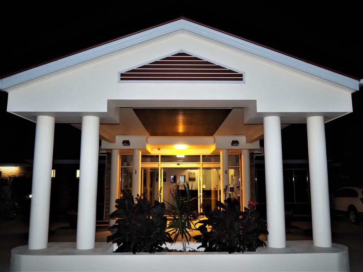 Pittsworth Motor Inn Екстер'єр фото
