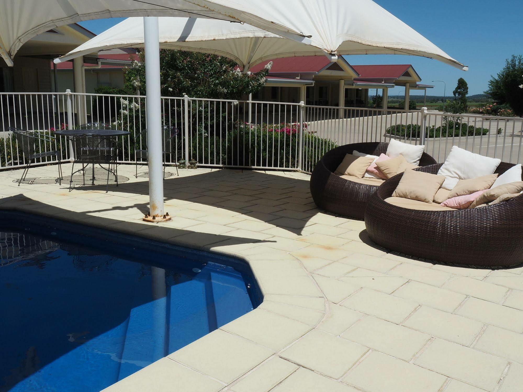 Pittsworth Motor Inn Екстер'єр фото